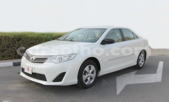 Sayi Imported Toyota Camry White Mota in Import - Dubai a Maseru Sayi Imported Toyota Camry White Mota in Import - Dubai a Maseru