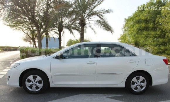 Sayi Imported Toyota Camry White Mota in Import - Dubai a Maseru Sayi Imported Toyota Camry White Mota in Import - Dubai a Maseru