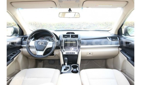 Sayi Imported Toyota Camry White Mota in Import - Dubai a Maseru Sayi Imported Toyota Camry White Mota in Import - Dubai a Maseru