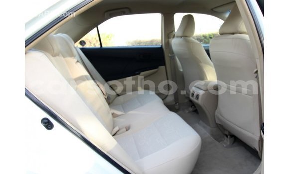 Sayi Imported Toyota Camry White Mota in Import - Dubai a Maseru Sayi Imported Toyota Camry White Mota in Import - Dubai a Maseru