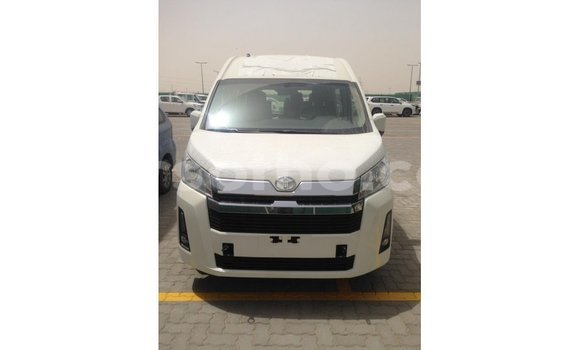 Sayi Imported Toyota Hiace White Mota in Import - Dubai a Maseru Sayi Imported Toyota Hiace White Mota in Import - Dubai a Maseru