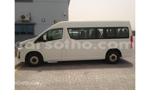 Sayi Imported Toyota Hiace White Mota in Import - Dubai a Maseru Sayi Imported Toyota Hiace White Mota in Import - Dubai a Maseru