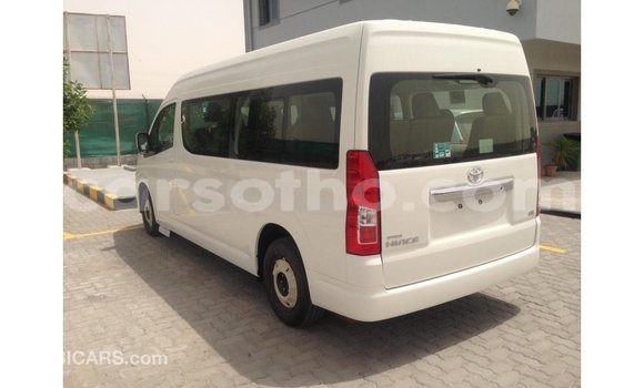 Sayi Imported Toyota Hiace White Mota in Import - Dubai a Maseru Sayi Imported Toyota Hiace White Mota in Import - Dubai a Maseru
