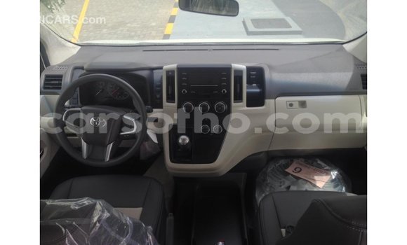 Sayi Imported Toyota Hiace White Mota in Import - Dubai a Maseru Sayi Imported Toyota Hiace White Mota in Import - Dubai a Maseru