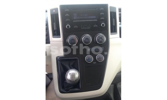 Sayi Imported Toyota Hiace White Mota in Import - Dubai a Maseru Sayi Imported Toyota Hiace White Mota in Import - Dubai a Maseru