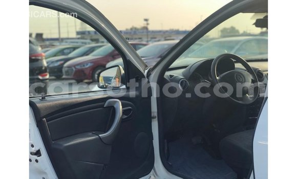 اشتري Imported Renault Duster White سيارة في Import - Dubai في Maseru اشتري Imported Renault Duster White سيارة في Import - Dubai في Maseru