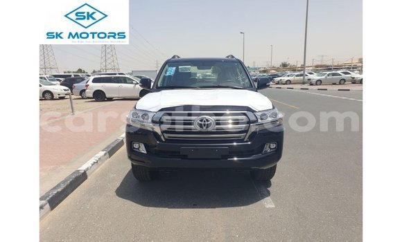 Sayi Imported Toyota Land Cruiser Black Mota in Import - Dubai a Maseru Sayi Imported Toyota Land Cruiser Black Mota in Import - Dubai a Maseru
