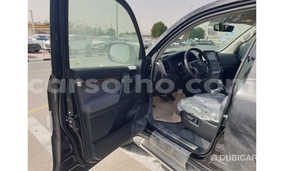 Sayi Imported Toyota Land Cruiser Black Mota in Import - Dubai a Maseru Sayi Imported Toyota Land Cruiser Black Mota in Import - Dubai a Maseru