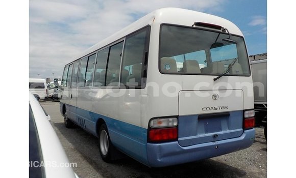 اشتري Imported Toyota Coaster White سيارة في Import - Dubai في Maseru اشتري Imported Toyota Coaster White سيارة في Import - Dubai في Maseru