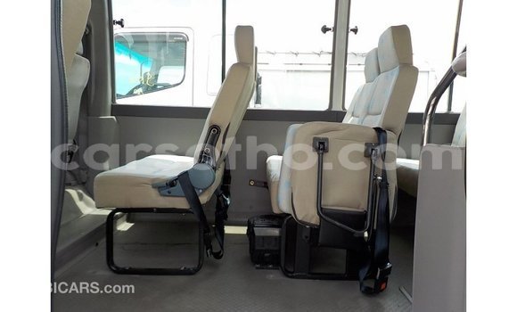 اشتري Imported Toyota Coaster White سيارة في Import - Dubai في Maseru اشتري Imported Toyota Coaster White سيارة في Import - Dubai في Maseru
