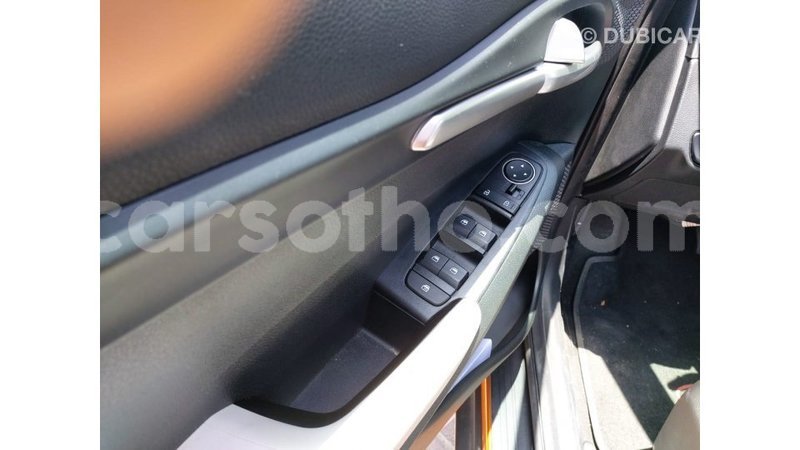 Big with watermark kia carens maseru import dubai 19142