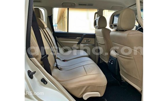 Buy Import Mitsubishi Pajero White Car in Import - Dubai in Maseru Buy Import Mitsubishi Pajero White Car in Import - Dubai in Maseru