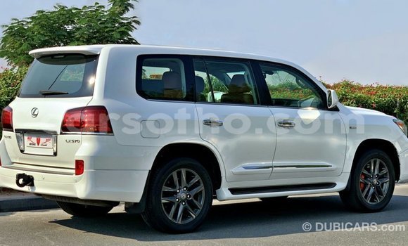 Sayi Imported Lexus LX White Mota in Import - Dubai a Maseru Sayi Imported Lexus LX White Mota in Import - Dubai a Maseru