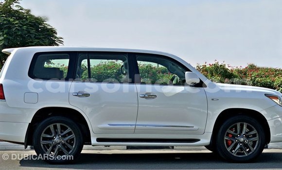 Sayi Imported Lexus LX White Mota in Import - Dubai a Maseru Sayi Imported Lexus LX White Mota in Import - Dubai a Maseru