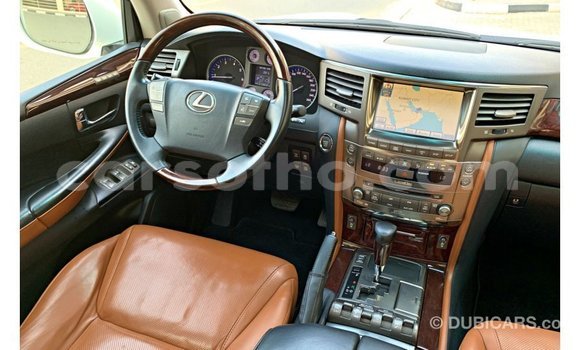 Sayi Imported Lexus LX White Mota in Import - Dubai a Maseru Sayi Imported Lexus LX White Mota in Import - Dubai a Maseru