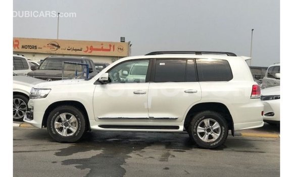 اشتري Imported Toyota Land Cruiser White سيارة في Import - Dubai في Maseru اشتري Imported Toyota Land Cruiser White سيارة في Import - Dubai في Maseru