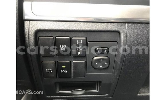 اشتري Imported Toyota Land Cruiser White سيارة في Import - Dubai في Maseru اشتري Imported Toyota Land Cruiser White سيارة في Import - Dubai في Maseru