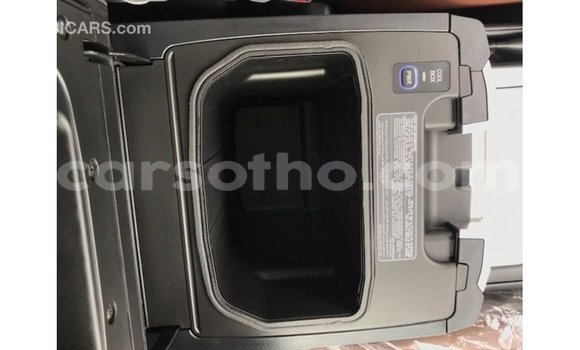 اشتري Imported Toyota Land Cruiser White سيارة في Import - Dubai في Maseru اشتري Imported Toyota Land Cruiser White سيارة في Import - Dubai في Maseru