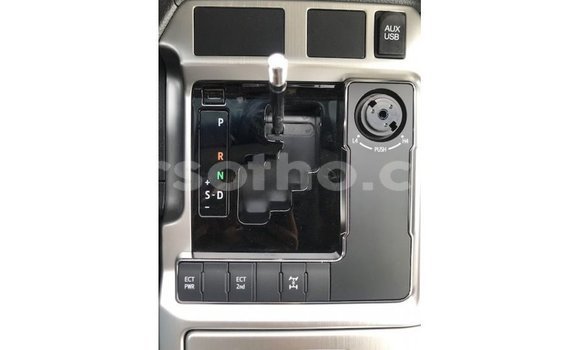 اشتري Imported Toyota Land Cruiser White سيارة في Import - Dubai في Maseru اشتري Imported Toyota Land Cruiser White سيارة في Import - Dubai في Maseru