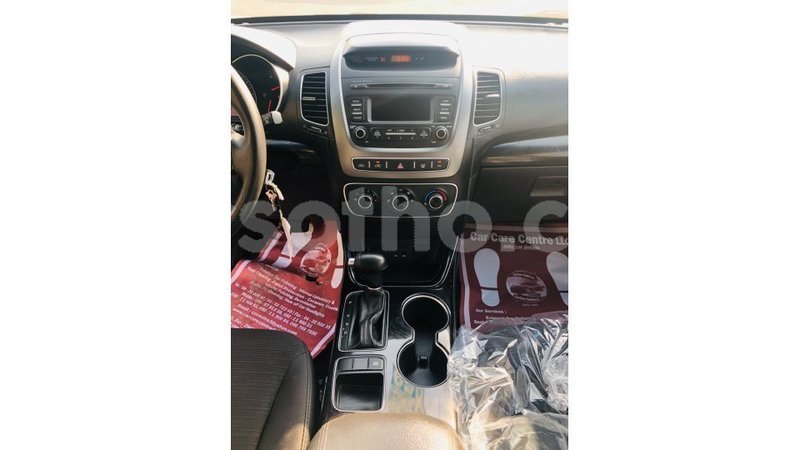 Big with watermark kia sorento maseru import dubai 19196