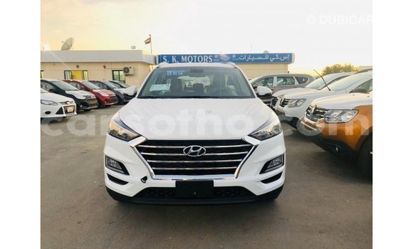 Sayi Imported Hyundai Tucson White Mota in Import - Dubai a Maseru Sayi Imported Hyundai Tucson White Mota in Import - Dubai a Maseru