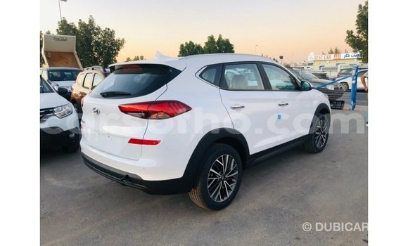 Sayi Imported Hyundai Tucson White Mota in Import - Dubai a Maseru Sayi Imported Hyundai Tucson White Mota in Import - Dubai a Maseru