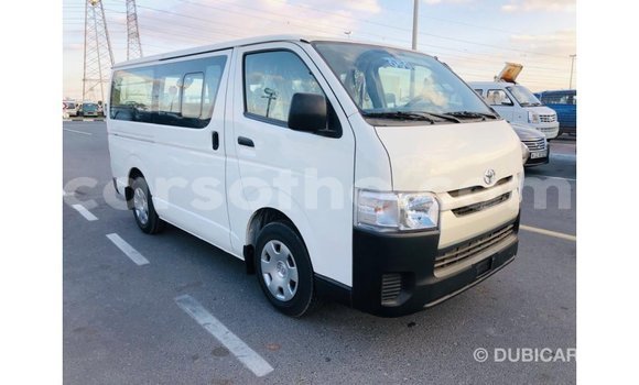 Sayi Imported Toyota Hiace White Mota in Import - Dubai a Maseru Sayi Imported Toyota Hiace White Mota in Import - Dubai a Maseru