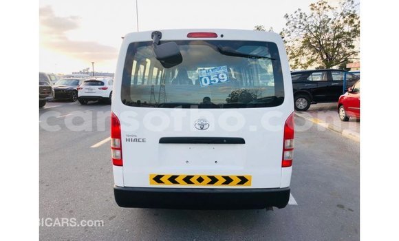 Sayi Imported Toyota Hiace White Mota in Import - Dubai a Maseru Sayi Imported Toyota Hiace White Mota in Import - Dubai a Maseru