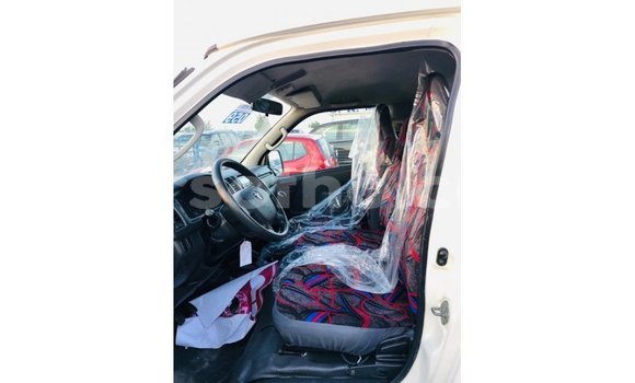 Sayi Imported Toyota Hiace White Mota in Import - Dubai a Maseru Sayi Imported Toyota Hiace White Mota in Import - Dubai a Maseru