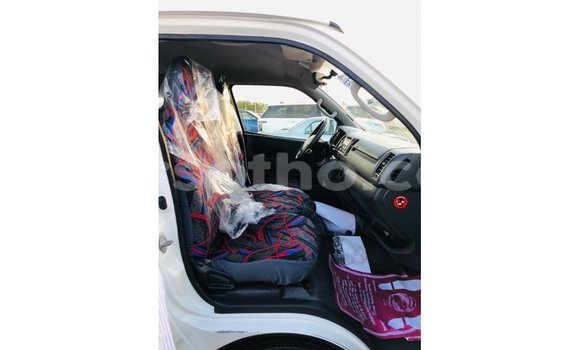 Sayi Imported Toyota Hiace White Mota in Import - Dubai a Maseru Sayi Imported Toyota Hiace White Mota in Import - Dubai a Maseru