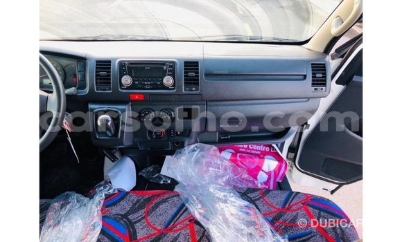 Sayi Imported Toyota Hiace White Mota in Import - Dubai a Maseru Sayi Imported Toyota Hiace White Mota in Import - Dubai a Maseru