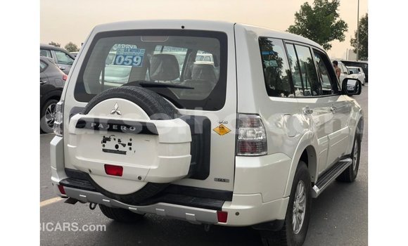 Sayi Imported Mitsubishi Pajero White Mota in Import - Dubai a Maseru Sayi Imported Mitsubishi Pajero White Mota in Import - Dubai a Maseru