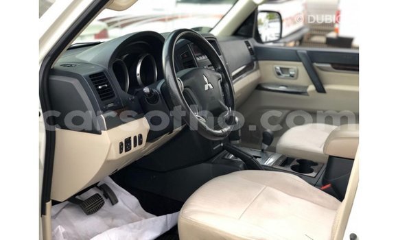 Sayi Imported Mitsubishi Pajero White Mota in Import - Dubai a Maseru Sayi Imported Mitsubishi Pajero White Mota in Import - Dubai a Maseru