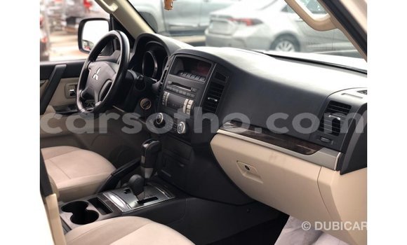 Sayi Imported Mitsubishi Pajero White Mota in Import - Dubai a Maseru Sayi Imported Mitsubishi Pajero White Mota in Import - Dubai a Maseru