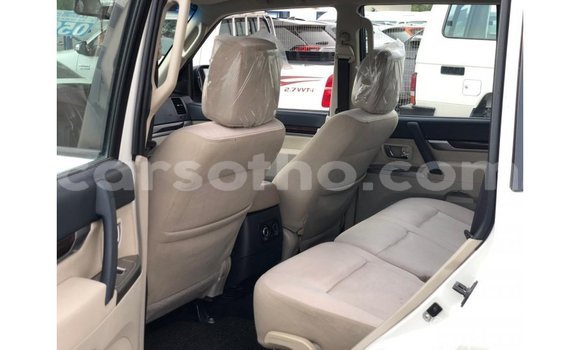 Sayi Imported Mitsubishi Pajero White Mota in Import - Dubai a Maseru Sayi Imported Mitsubishi Pajero White Mota in Import - Dubai a Maseru