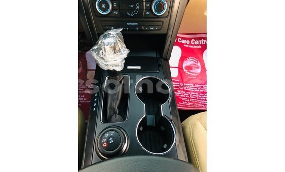 Acheter Import Voiture Ford Explorer Rouge à Import - Dubai, Maseru Acheter Import Voiture Ford Explorer Rouge à Import - Dubai, Maseru