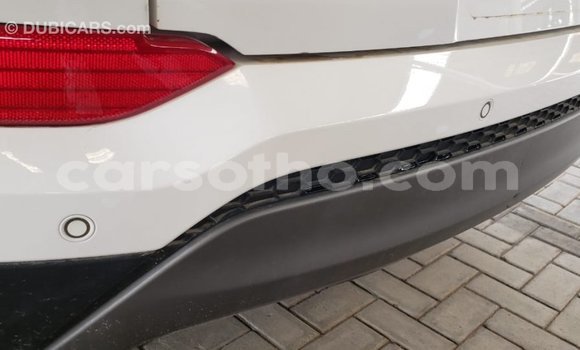 Sayi Imported Hyundai Tucson White Mota in Import - Dubai a Maseru Sayi Imported Hyundai Tucson White Mota in Import - Dubai a Maseru