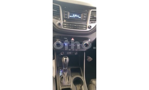 Sayi Imported Hyundai Tucson White Mota in Import - Dubai a Maseru Sayi Imported Hyundai Tucson White Mota in Import - Dubai a Maseru