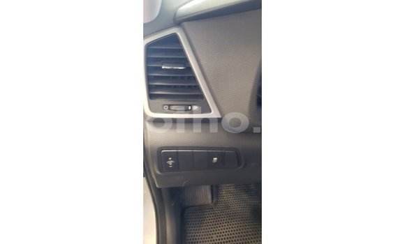 Sayi Imported Hyundai Tucson White Mota in Import - Dubai a Maseru Sayi Imported Hyundai Tucson White Mota in Import - Dubai a Maseru