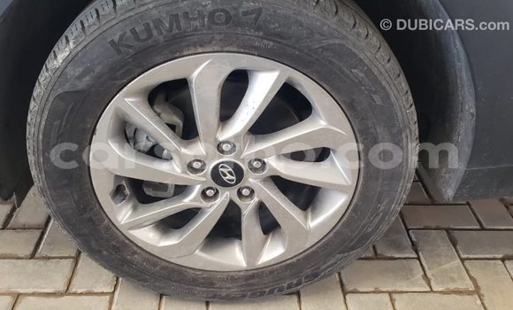 Sayi Imported Hyundai Tucson White Mota in Import - Dubai a Maseru Sayi Imported Hyundai Tucson White Mota in Import - Dubai a Maseru