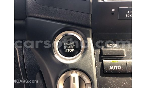 Sayi Imported Toyota Land Cruiser White Mota in Import - Dubai a Maseru Sayi Imported Toyota Land Cruiser White Mota in Import - Dubai a Maseru
