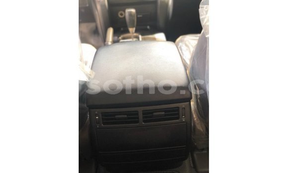 Sayi Imported Toyota Land Cruiser White Mota in Import - Dubai a Maseru Sayi Imported Toyota Land Cruiser White Mota in Import - Dubai a Maseru