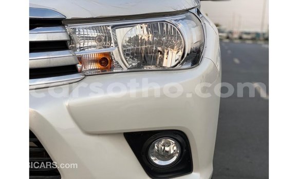 Acheter Import Voiture Toyota Hilux Blanc à Import - Dubai, Maseru Acheter Import Voiture Toyota Hilux Blanc à Import - Dubai, Maseru