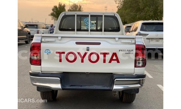 Acheter Import Voiture Toyota Hilux Blanc à Import - Dubai, Maseru Acheter Import Voiture Toyota Hilux Blanc à Import - Dubai, Maseru