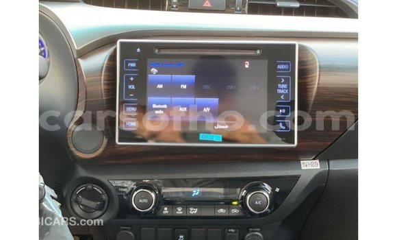 Acheter Import Voiture Toyota Hilux Blanc à Import - Dubai, Maseru Acheter Import Voiture Toyota Hilux Blanc à Import - Dubai, Maseru