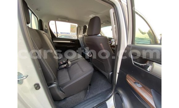 Acheter Import Voiture Toyota Hilux Blanc à Import - Dubai, Maseru Acheter Import Voiture Toyota Hilux Blanc à Import - Dubai, Maseru