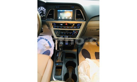 Sayi Imported Hyundai Sonata Red Mota in Import - Dubai a Maseru Sayi Imported Hyundai Sonata Red Mota in Import - Dubai a Maseru