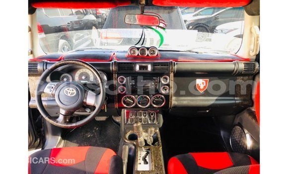 Sayi Imported Toyota FJ Cruiser Black Mota in Import - Dubai a Maseru Sayi Imported Toyota FJ Cruiser Black Mota in Import - Dubai a Maseru