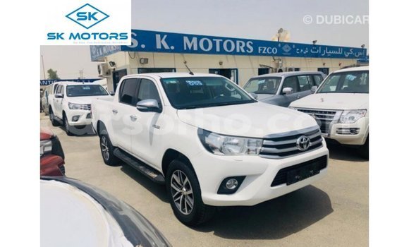 Sayi Imported Toyota Hilux White Mota in Import - Dubai a Maseru Sayi Imported Toyota Hilux White Mota in Import - Dubai a Maseru