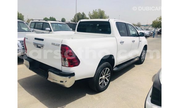 Sayi Imported Toyota Hilux White Mota in Import - Dubai a Maseru Sayi Imported Toyota Hilux White Mota in Import - Dubai a Maseru